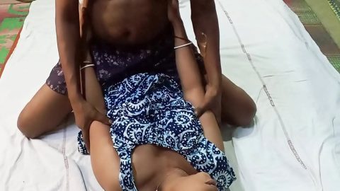 https://www.xvideobf.com/video/he-puts-his-wife-on-the-ground-and-thrusts-her/